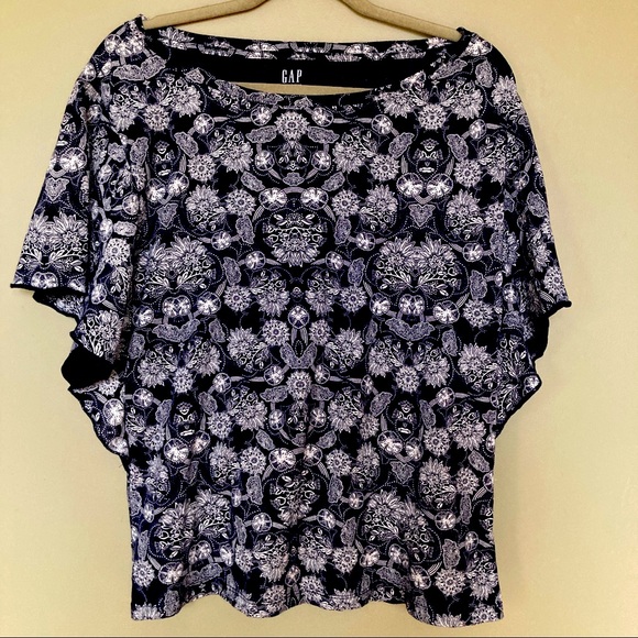 GAP Navy and White Butterfly Ruffle Floral Print T-Shirt EUC - Picture 1 of 3